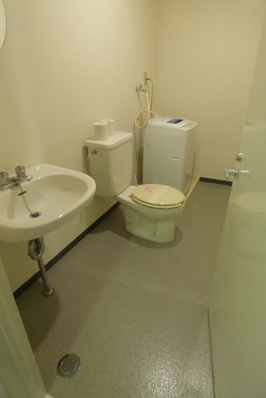 トイレ　☆広々とした脱衣所☆