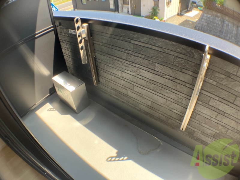 バルコニー　バルコニーは陽当たりが良いので洗濯物が良く乾きそうです。