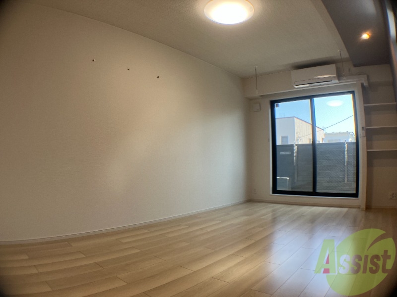 居室・リビング　こちらはお部屋のメインとなる洋室となります。