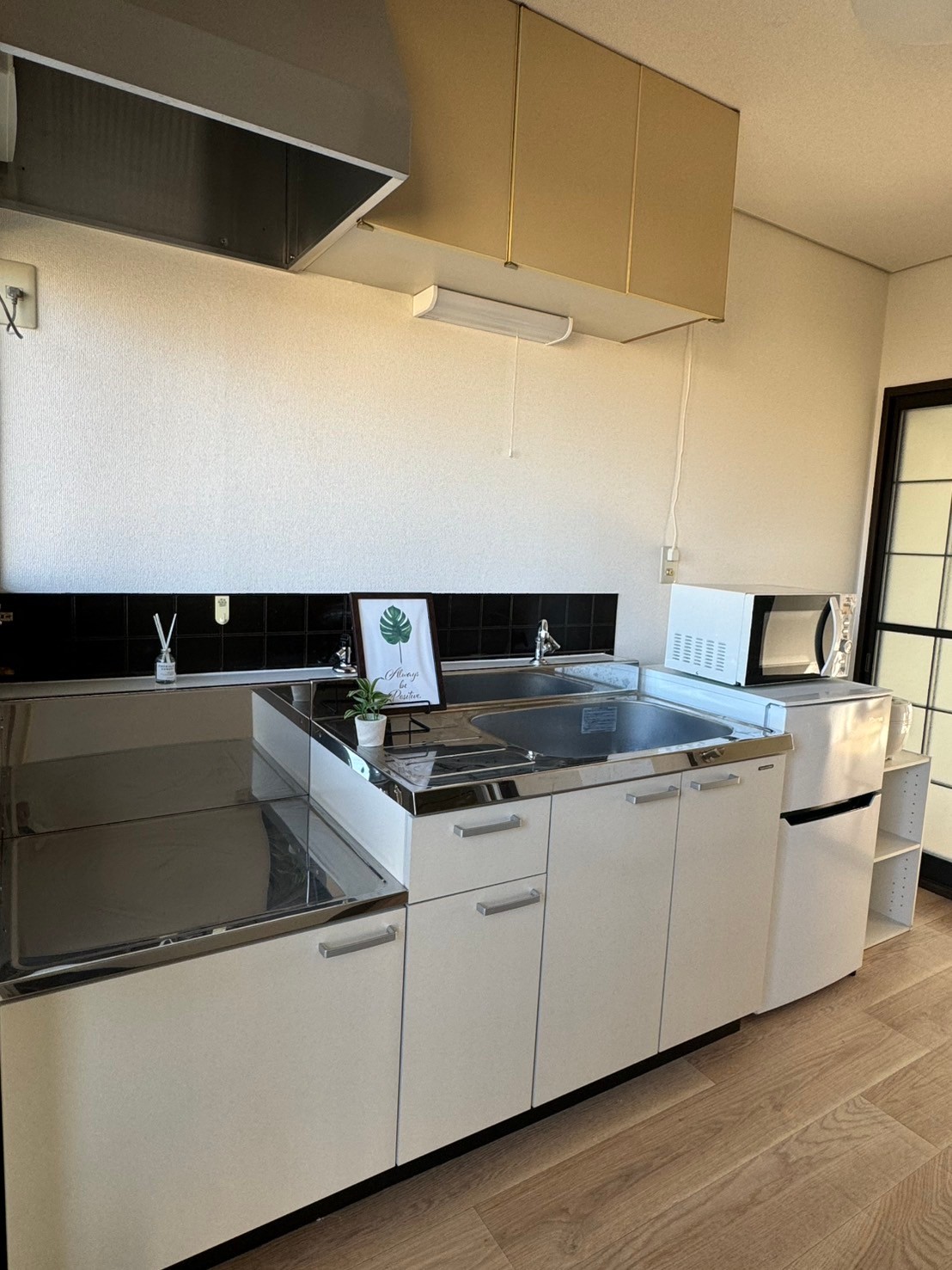 キッチン　写真は同物件他部屋の写真のものです