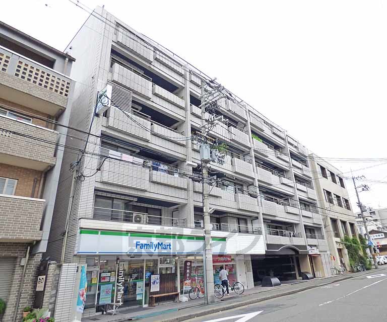 【京都市上京区亀屋町のマンションの建物外観】