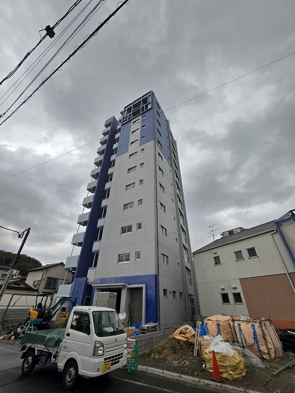 北九州市八幡東区枝光本町のマンションの建物外観