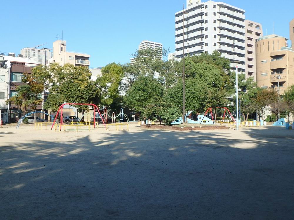 【プレサンス堺筋本町ディスティニーの公園】