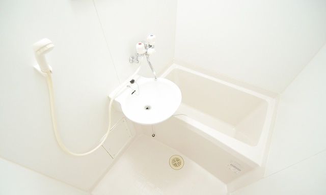 バス・シャワールーム　同物件、別号室のものです。