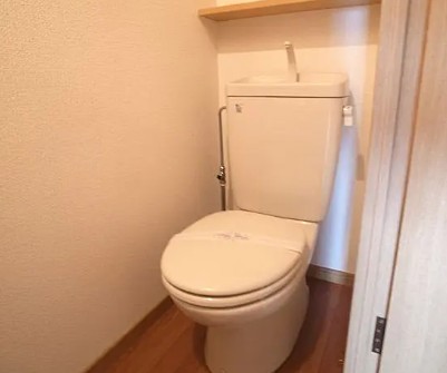 トイレ　別部屋参考写真となります。