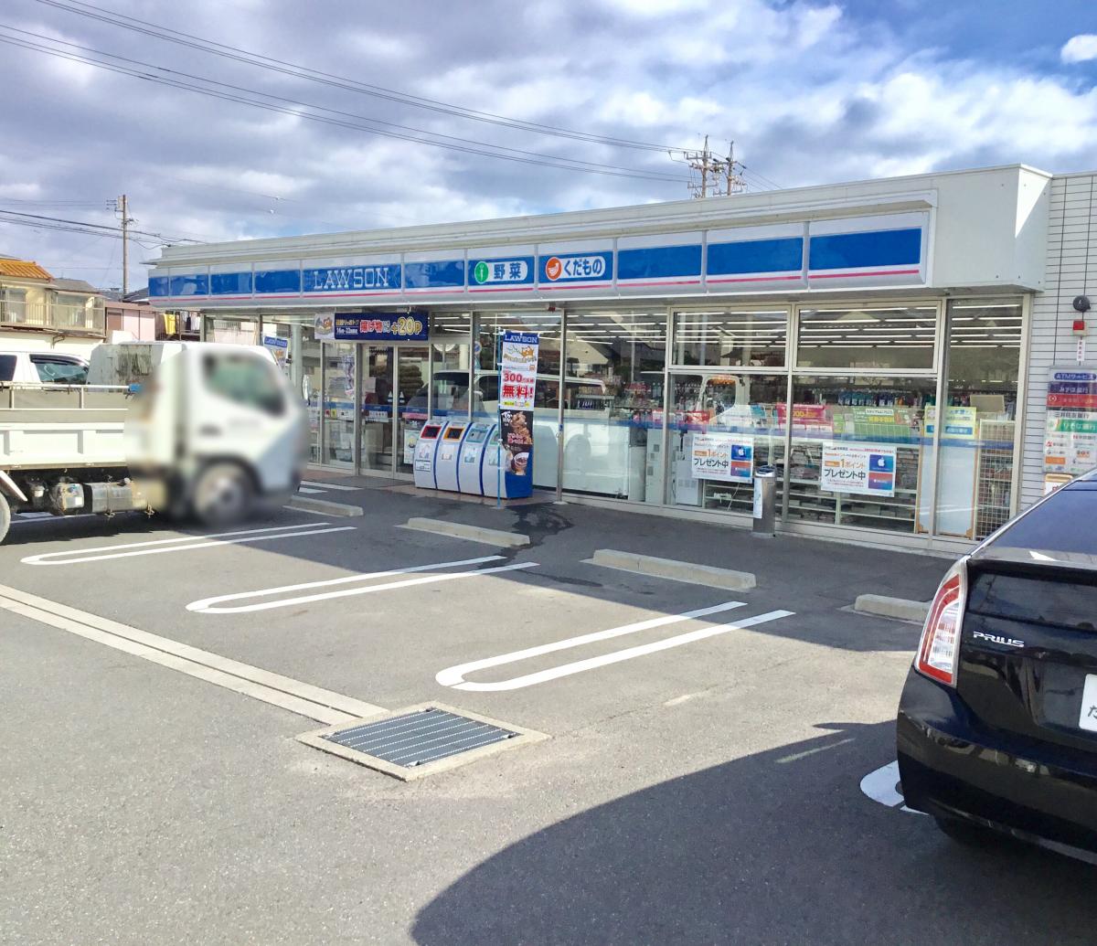 コンビニ　ローソン木曽川高校西店（コンビニ）まで794m