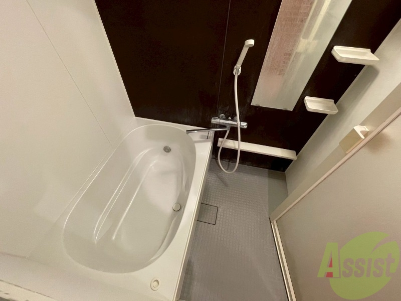 バス・シャワールーム　お風呂になります。一日の疲れを癒してくださいね。