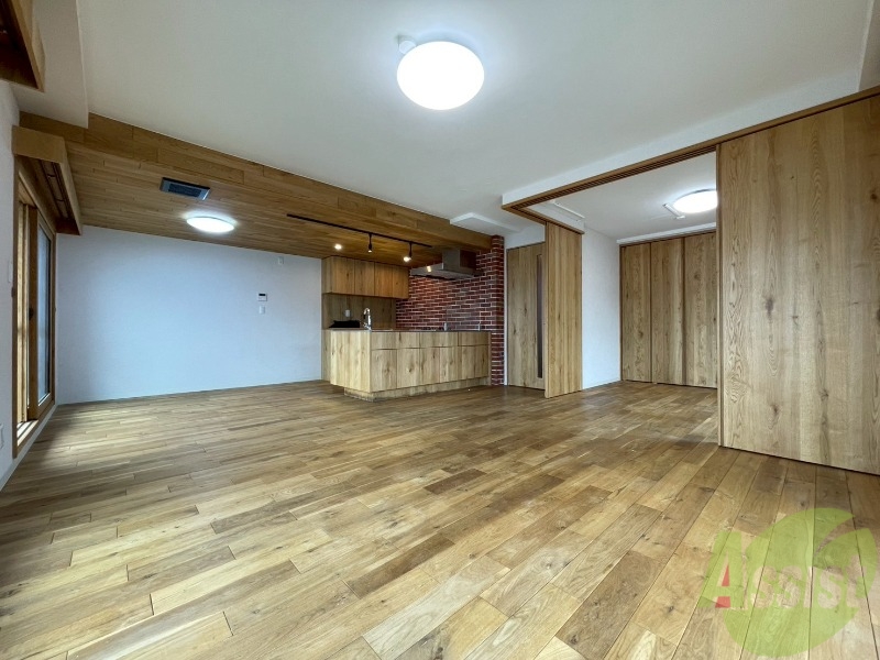 居室・リビング　広くてキレイなお部屋が広がっていて、充実した生活が送れそう。