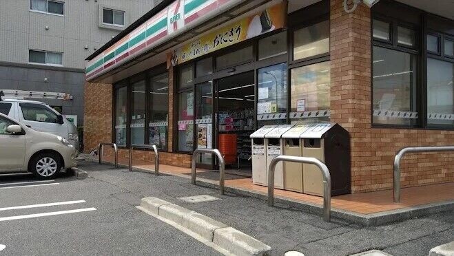 コンビニ　セブンイレブン堺深井沢町店（コンビニ）まで369m