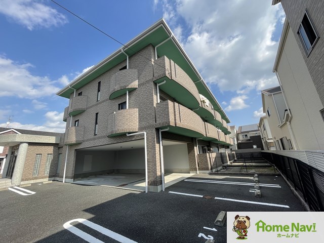 建物外観　「ヴァートゥールーツ」、現地待ち合わせでのご案内も可能です。