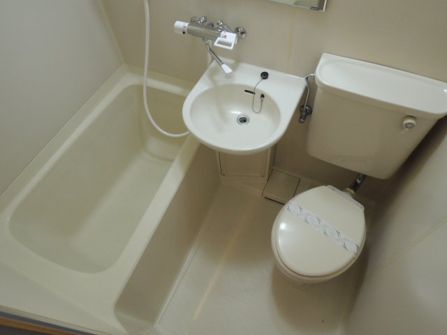 バス・シャワールーム　【コートビレッジ桜ヶ丘PartIIレジデンス】