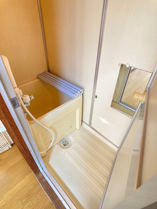 バス・シャワールーム　103号室参照