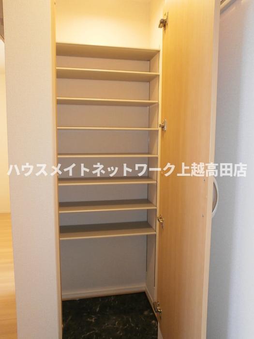 その他設備　シューズクローク