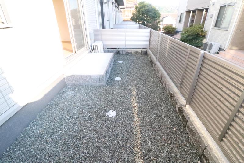 バルコニー　専用庭