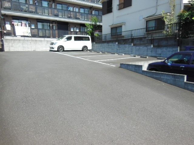 駐車場　駐車スペース