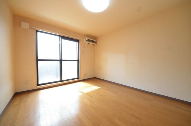 居室・リビング　☆明るいお部屋です☆