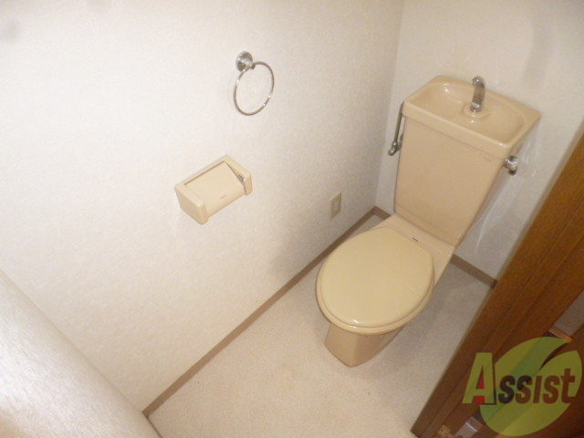 トイレ　清潔感のある爽やかなトイレ。誰もがリラックスできる空間です。