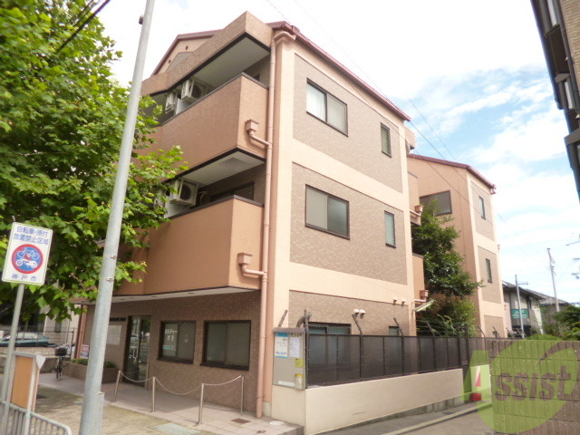 建物外観　オシャレな外観。この周辺では飛びぬけて目立っています。