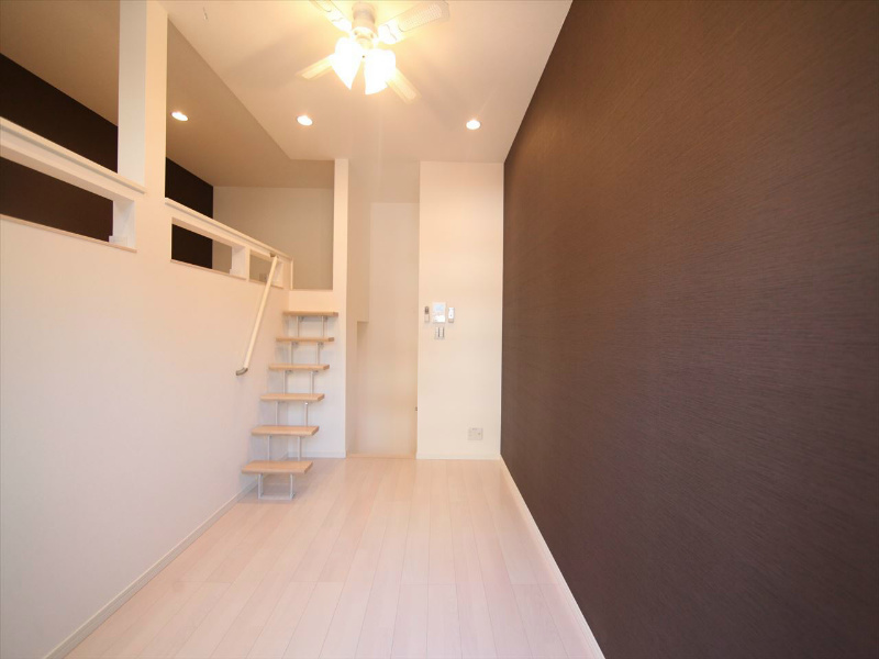 居室・リビング　洋室6.1帖　上段ロフト6.4帖（収納でも部屋でも使えます）