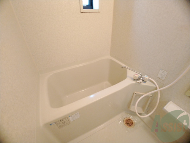 バス・シャワールーム　こちらはバスルームです。一日の疲れをここで癒してください。