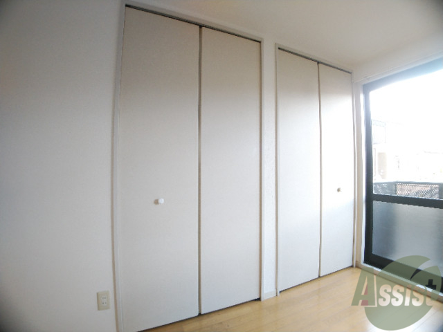 収納　クローゼットです。奥行きもしっかりあります。