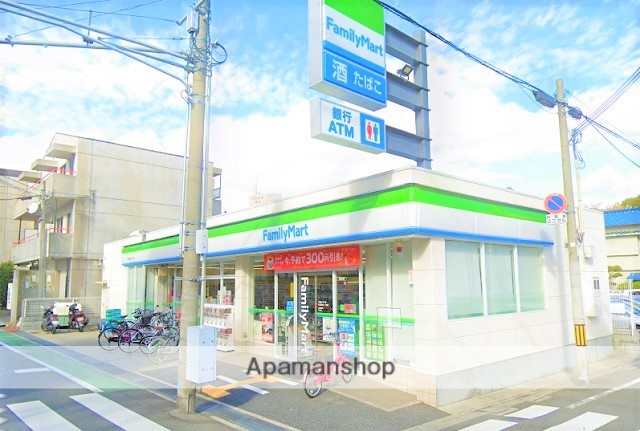 コンビニ　ファミリーマート（コンビニ）まで163m