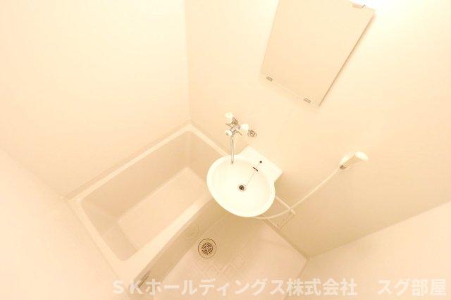 バス・シャワールーム　浴室乾燥機で雨や雪の日でもらくらくお洗濯！