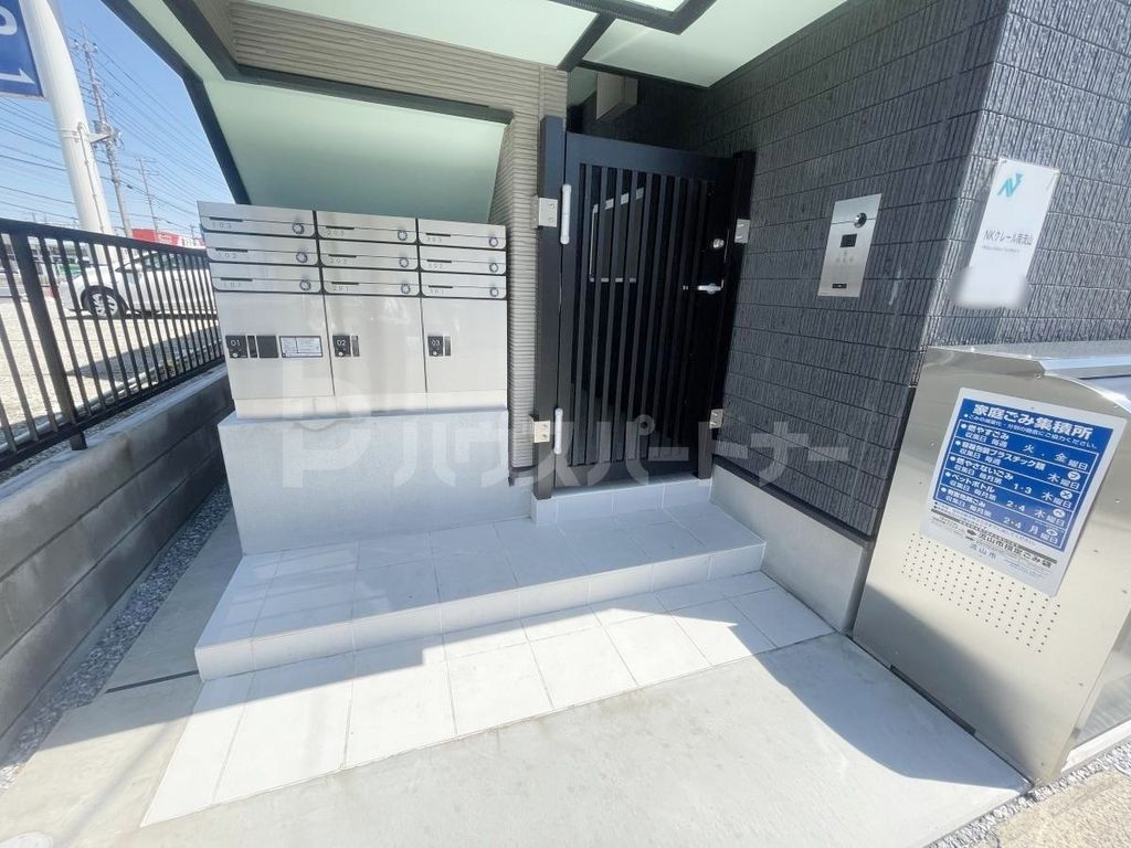 エントランス　バルコニー