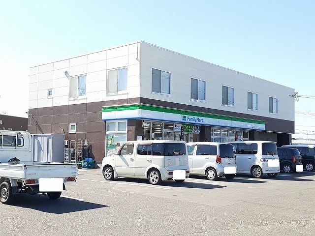 コンビニ　ファミリーマート簑原店（コンビニ）まで550m