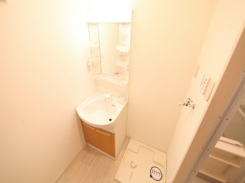 洗面設備　脱衣所　独立洗面台（シャンプードレッサー）洗濯機用意できます