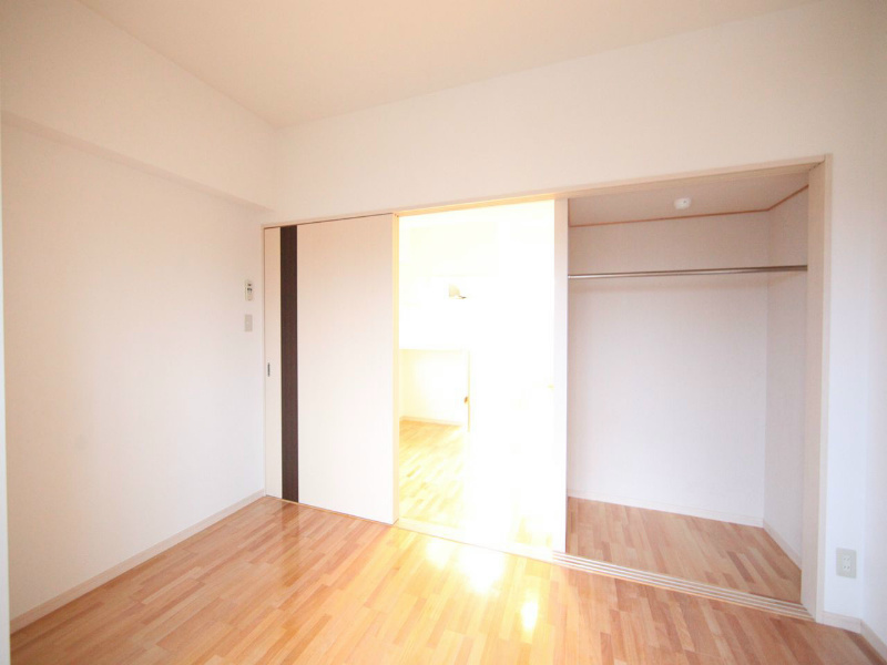 その他部屋・スペース　洋室5.5帖　クローゼット付（収納充実してます）