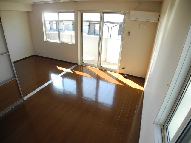 居室・リビング　※室内画像は別号室のもの