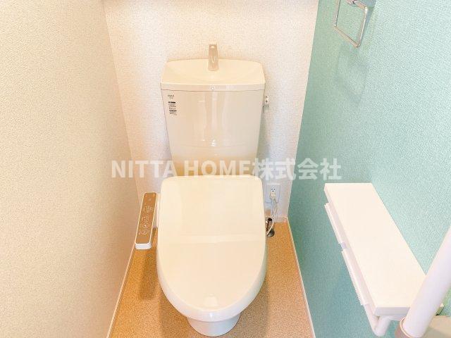 トイレ　温水洗浄付きのトイレになります★