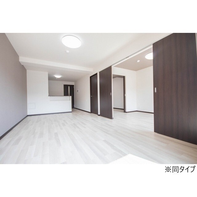 居室・リビング　同タイプ・別物件の写真です。