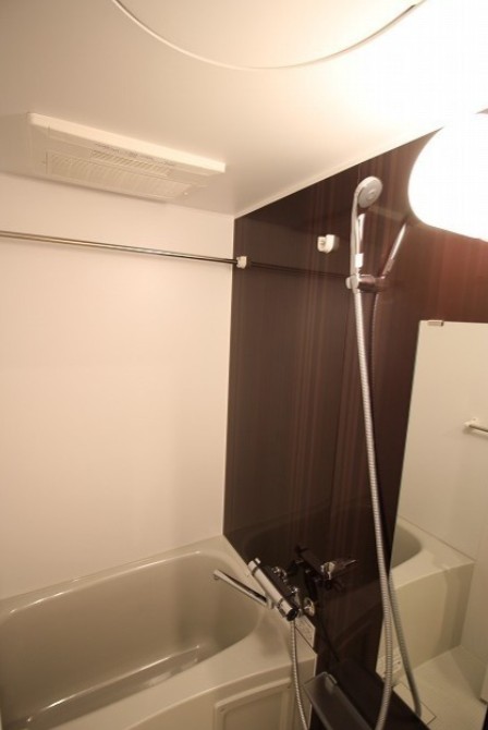 バス・シャワールーム　★ゆったり浸かれる浴槽★