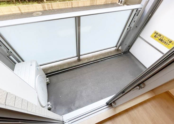 バルコニー　★洗濯物を干すスペース充分に取れます★