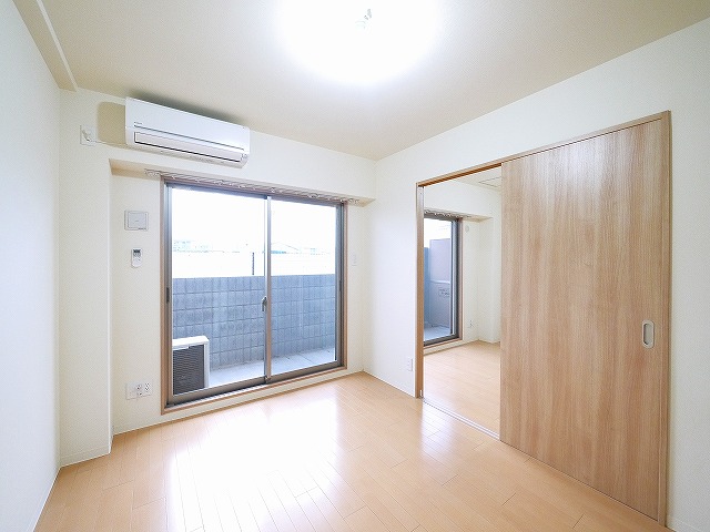 その他部屋・スペース　落ち着いて過ごせるお部屋なので、寝室にいかがでしょうか