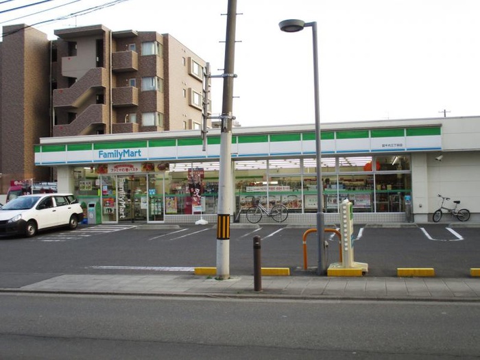 コンビニ　ファミリーマート宮千代三丁目店（コンビニ）まで240m