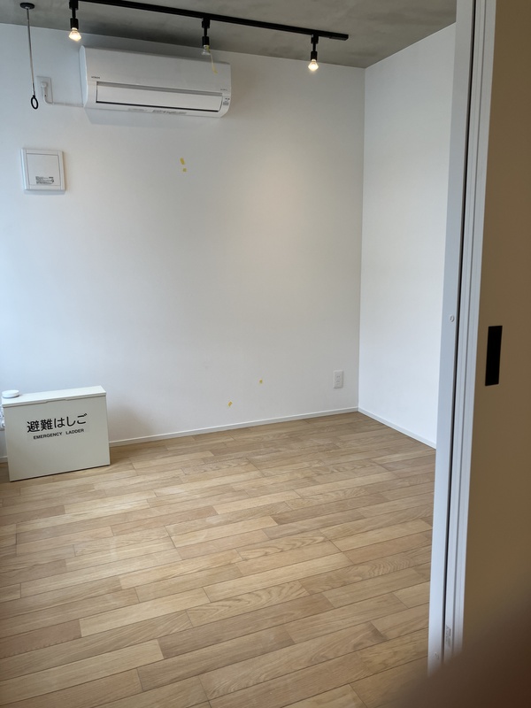 居室・リビング　リビングと洋室は扉で仕切れます♪