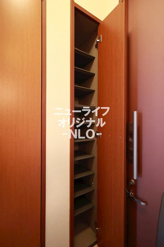 その他　スリムで高さのあるシューズボックス☆