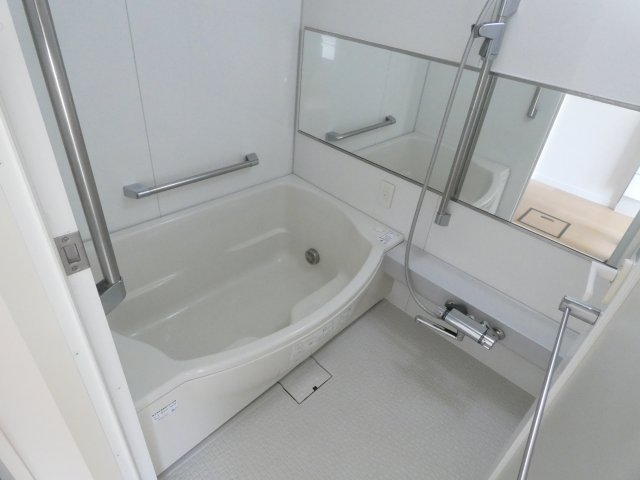 バス・シャワールーム　バス※別部屋参考写真