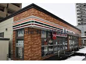 コンビニ　セブンイレブン札幌北15条東1丁目店（コンビニ）まで122m