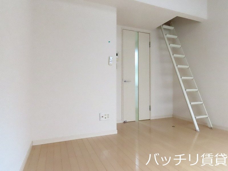 居室・リビング　同型タイプの為、現状を優先致します。