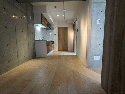 居室・リビング　参考画像　別住戸の写真です。