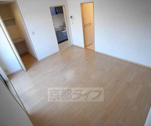 居室・リビング　広々！正方形に近いお部屋です