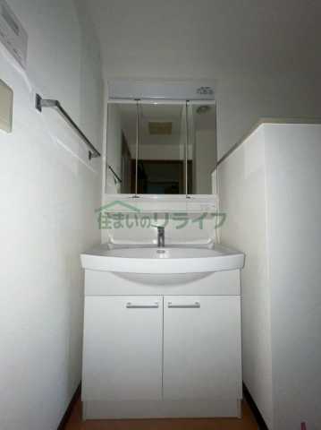 洗面設備　※参考写真です。似た間取りの別部屋になります。