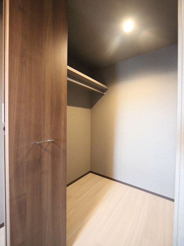 収納　ウォークインクローゼット（収納充実してます）