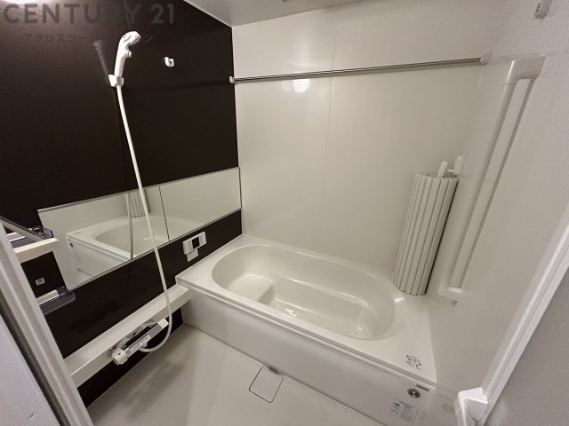 バス・シャワールーム　追い焚き機能・浴室乾燥機付きで便利！