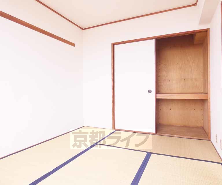 居室・リビング　落ち着く和室。