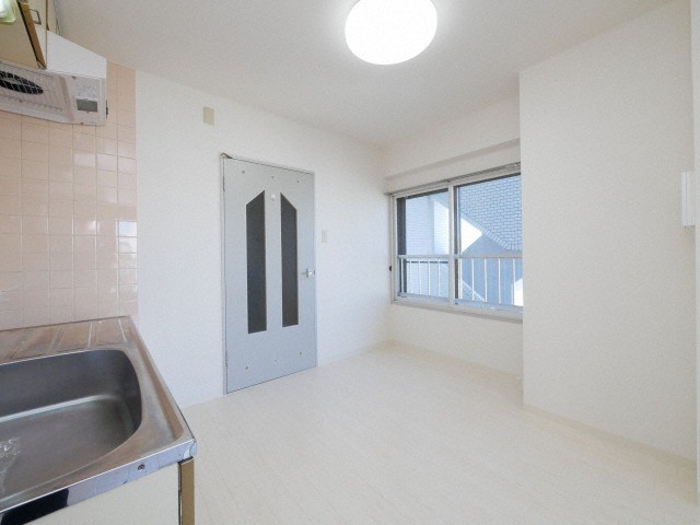 居室・リビング　【第53松井ビル】を見たとお伝えください♪